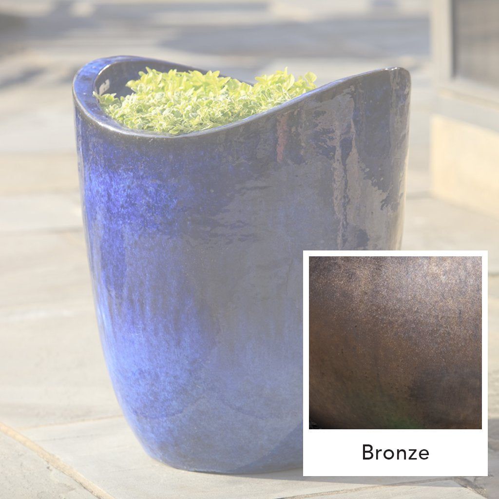 Tall Sorriso Planter || Bronze